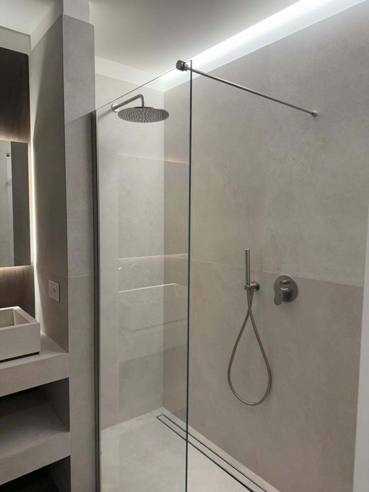 Ando'S Boutique Apartment Милано Екстериор снимка